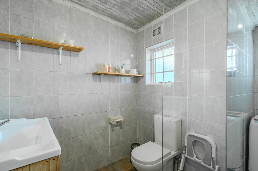 6 Bedroom Property for Sale in Woodstock Western Cape